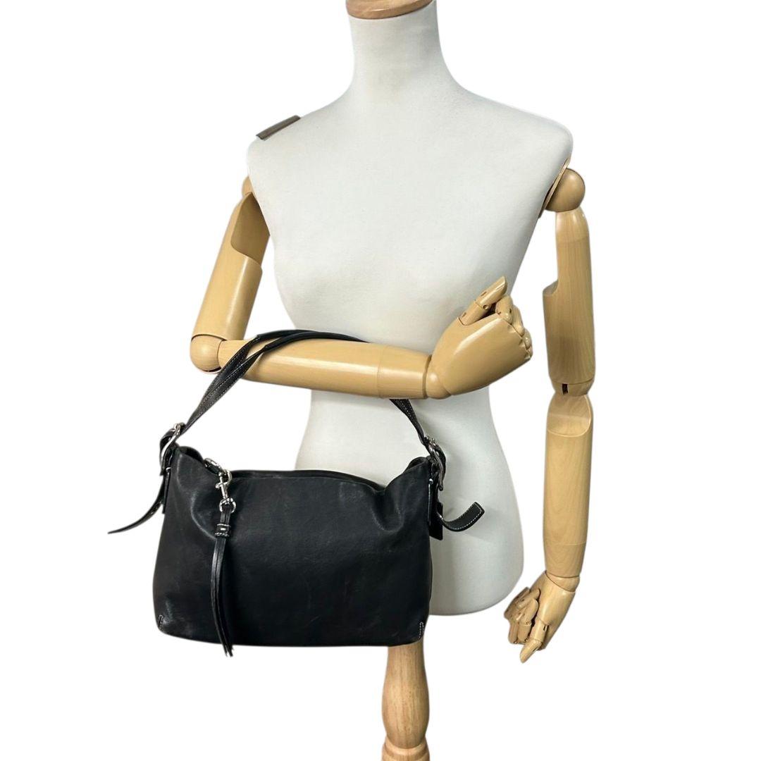 コーチ ショルダーバッグ ブラック 黒 ホーボー ワンショルダー レザー 本革 ハンドバッグ シルバー金具 ロゴタグ チャーム付き F01417 s43 COACH 上品 通勤