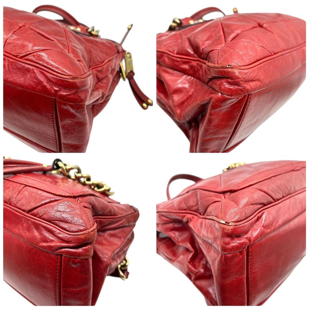 マークジェイコブス ハンドバッグ 赤 キルティング チェーン ロック金具 ワンショルダー レザー トートバッグ 肩掛け可 本革 レッド ゴールド金具 ロゴプレート MARC JACOBS
