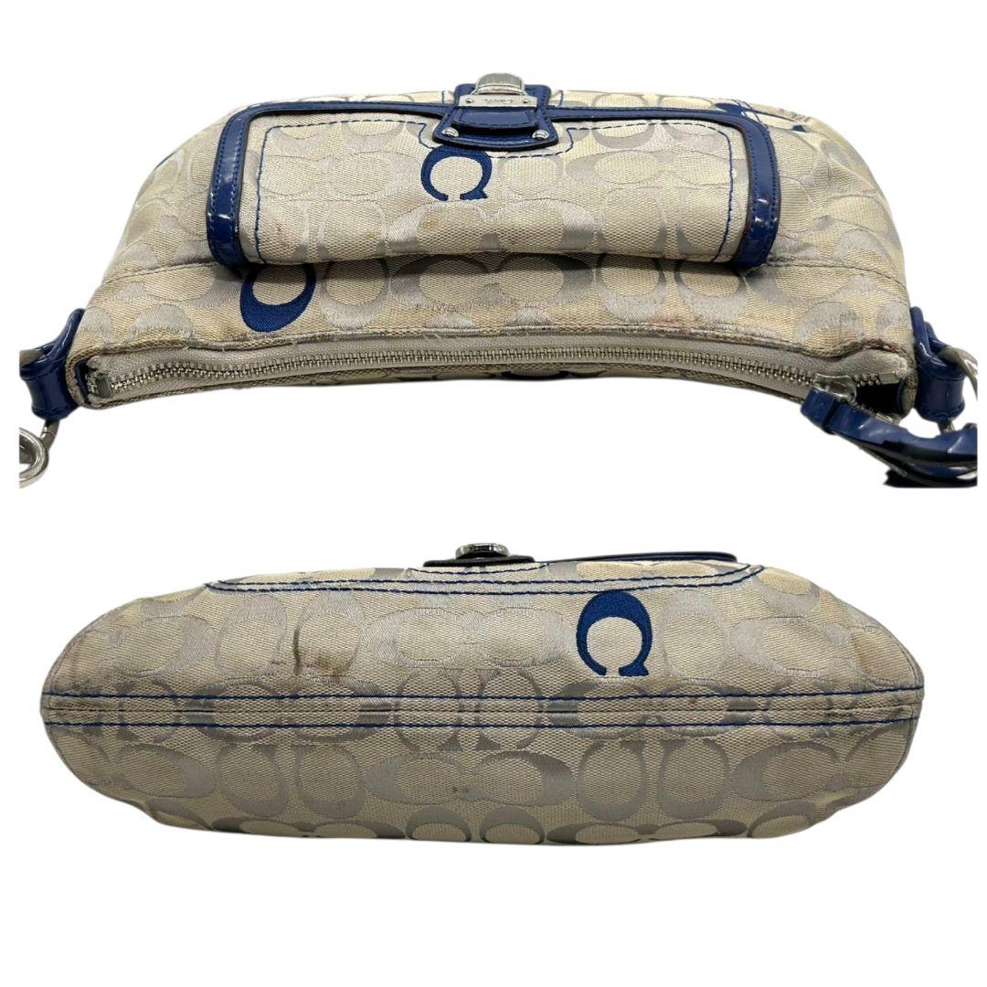 コーチ ハンドバッグ 白 シグネチャー キャンバス ロック金具 ワンショルダー トートバッグ 肩掛け可 肩かけ可 レザー 本革 ホワイト ネイビー COACH F21623 s20 上品