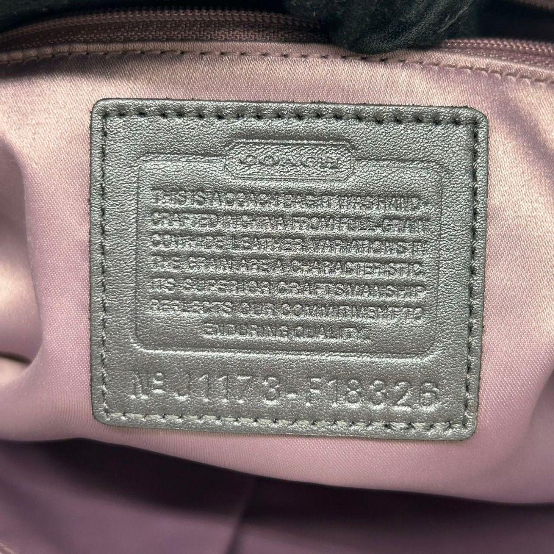 美品　コーチ　トートバッグ　緑　シグネチャー　エンボス　ワンショルダー　U12　ハンドバッグ　肩掛け可　肩かけ可　自立可　グリーン　カーキ　エナメル　レザー　本革　シルバー金具　ロゴタグ　F18826　COACH