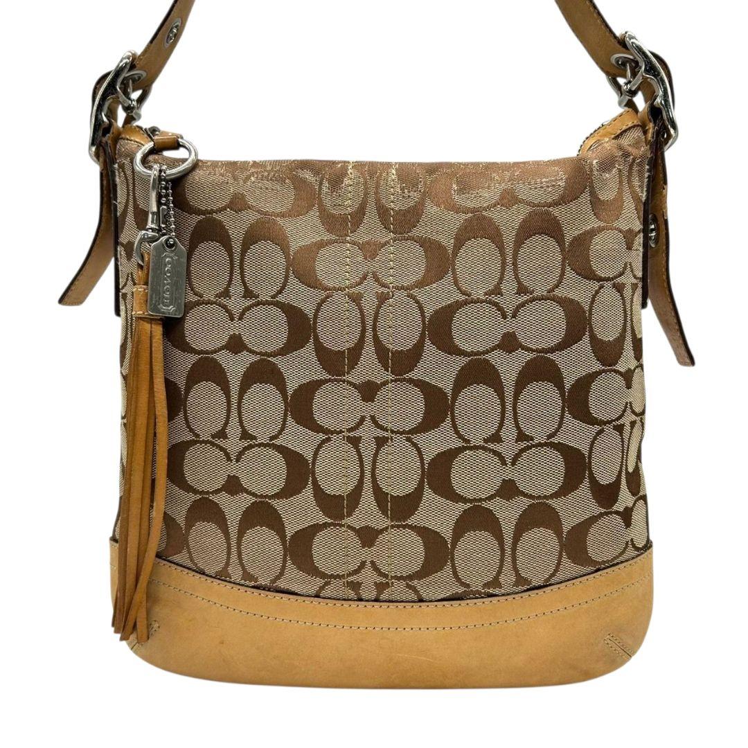 コーチ COACH ショルダーバッグ ブラウン 茶 シグネチャー ホーボー ソフトスリムダッフル 斜め掛け可 ワンショルダー キャンバス レザー 本革 タッセル シルバー金具 ロゴタグ 9362 U9