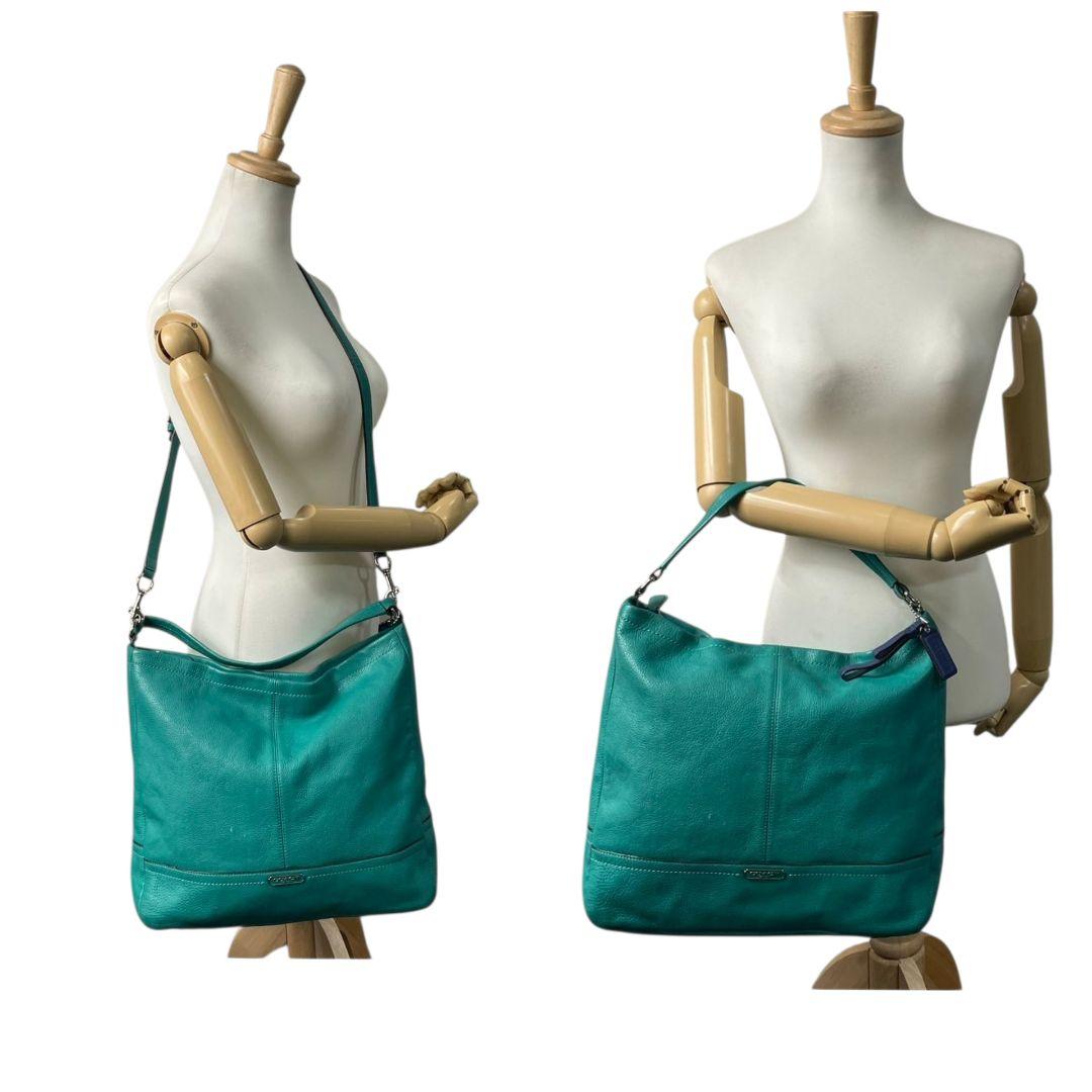 コーチ ハンドバッグ 緑 2way レザー 本革 パークレザー ホーボー s96 ショルダーバッグ エメラルドグリーン トートバッグ 斜め掛け可 ロゴプレート ロゴタグ シルバー金具 COACH D1357-F23293