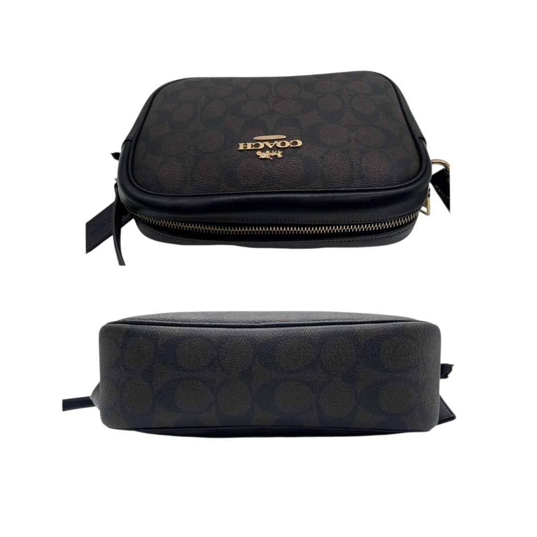 コーチ ショルダーバッグ シグネチャー 茶 レザー 斜め掛け可 カメラバッグ ロゴタグ ゴールド金具 ブラウン ロゴ 本革 COACH CR135 オシャレ