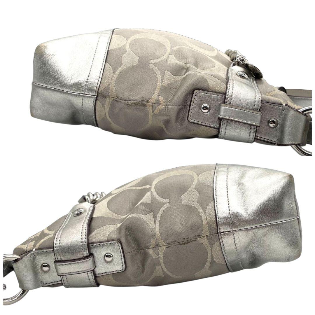 コーチ ショルダーバッグ シルバー グレー シグネチャー チェーン 斜め掛け可 キャンバス レザー 本革 ロゴタグ ロゴプレート チャーム付き COACH F18862 おしゃれ 通勤 通学