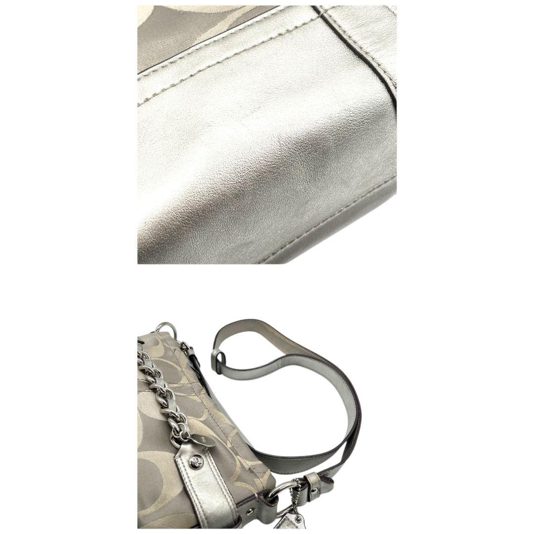 コーチ ショルダーバッグ シルバー グレー シグネチャー チェーン 斜め掛け可 キャンバス レザー 本革 ロゴタグ ロゴプレート チャーム付き COACH F18862 おしゃれ 通勤 通学