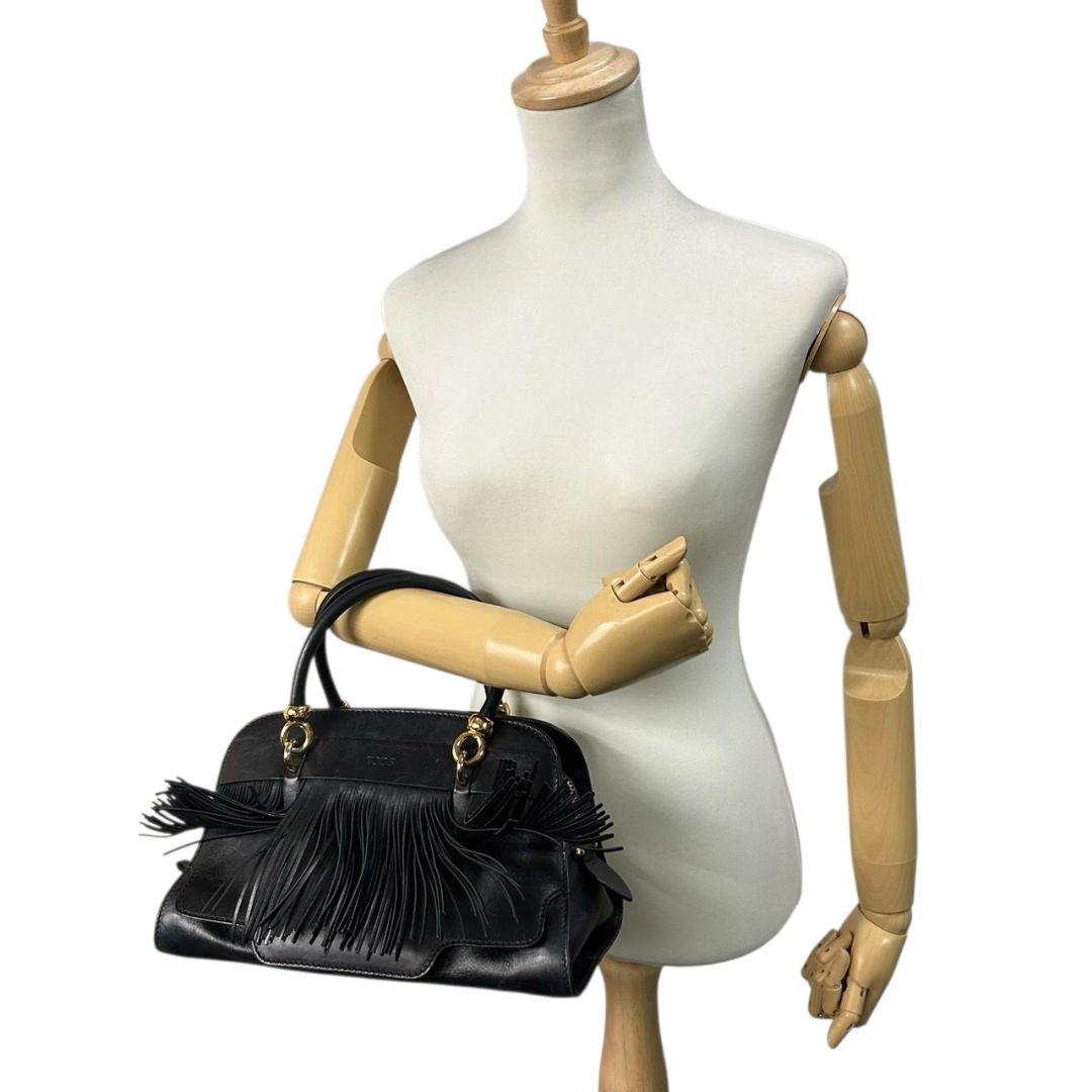 トッズ フリンジ レザー ハンドバッグ ブラック ゴールド金具 ブランドロゴ トートバッグ 自立可