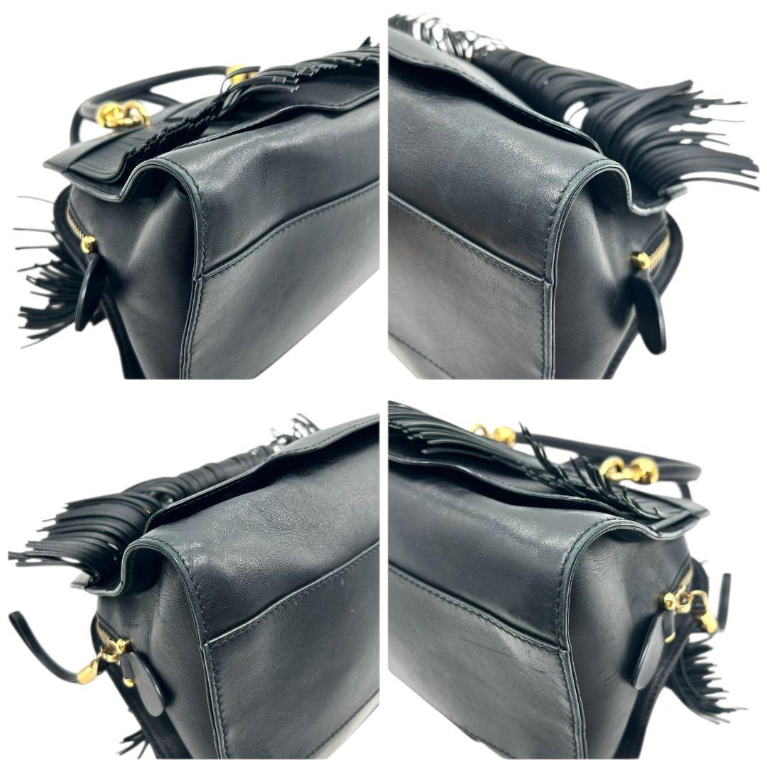 トッズ フリンジ レザー ハンドバッグ ブラック ゴールド金具 ブランドロゴ トートバッグ 自立可