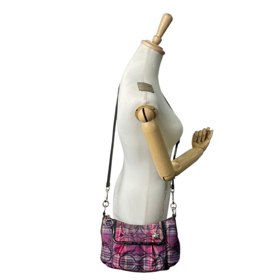 美品 コーチ ショルダーバッグ ピンク チェック柄 シグネチャー 斜め掛け可 u14 ナイロン レザー 本革 ロゴボタン シルバー金具 パープル ブラック COACH 14366