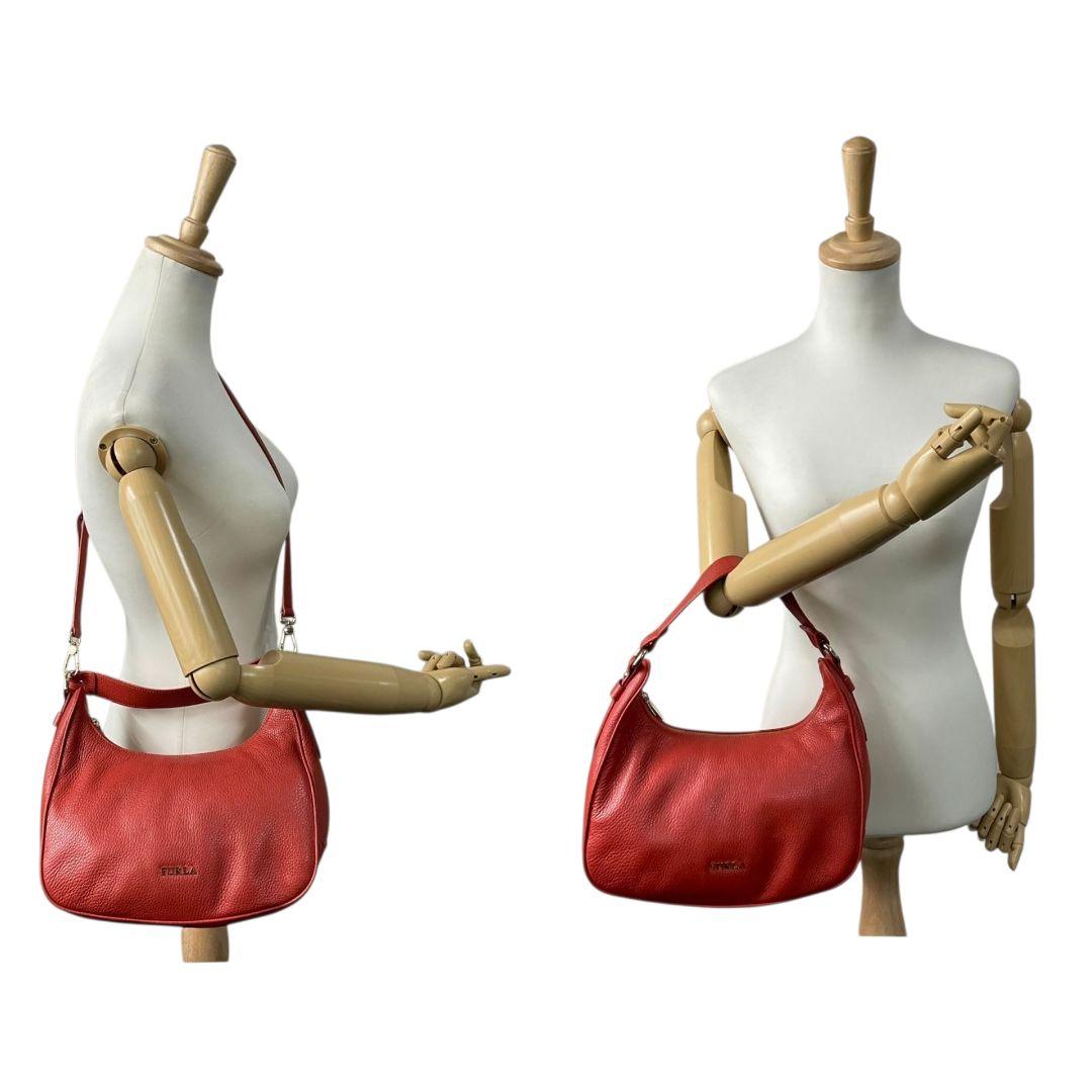 フルラ FURLA ハンドバッグ トートバッグ オレンジ レッド ホーボー 2way レザー 本革 ワンショルダー ショルダーバッグ 斜め掛け可 肩掛け可 ゴールド金具 ロゴ s22