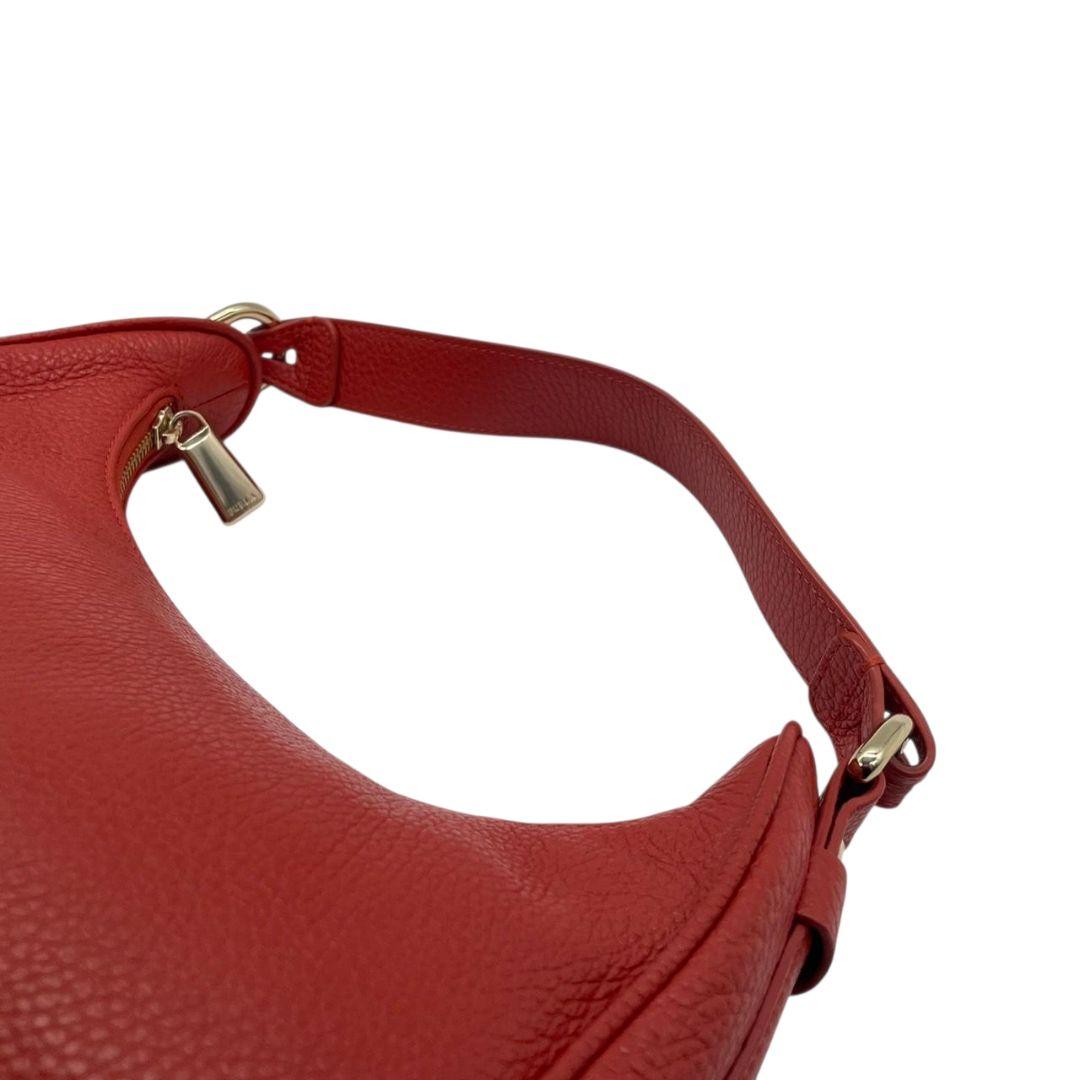 フルラ FURLA ハンドバッグ トートバッグ オレンジ レッド ホーボー 2way レザー 本革 ワンショルダー ショルダーバッグ 斜め掛け可 肩掛け可 ゴールド金具 ロゴ s22