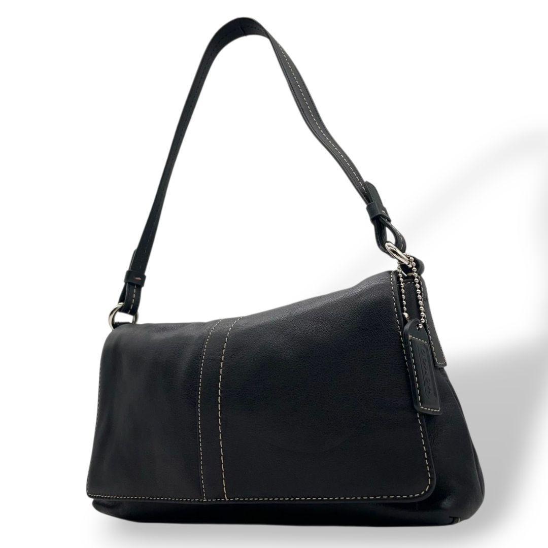 美品 コーチ ショルダーバッグ 黒 フラップ レザー 本革 s33 9722 肩掛け可 ブラック トートバッグ ロゴチャーム シルバー金具 COACH ハンドバッグ エレガント シンプル