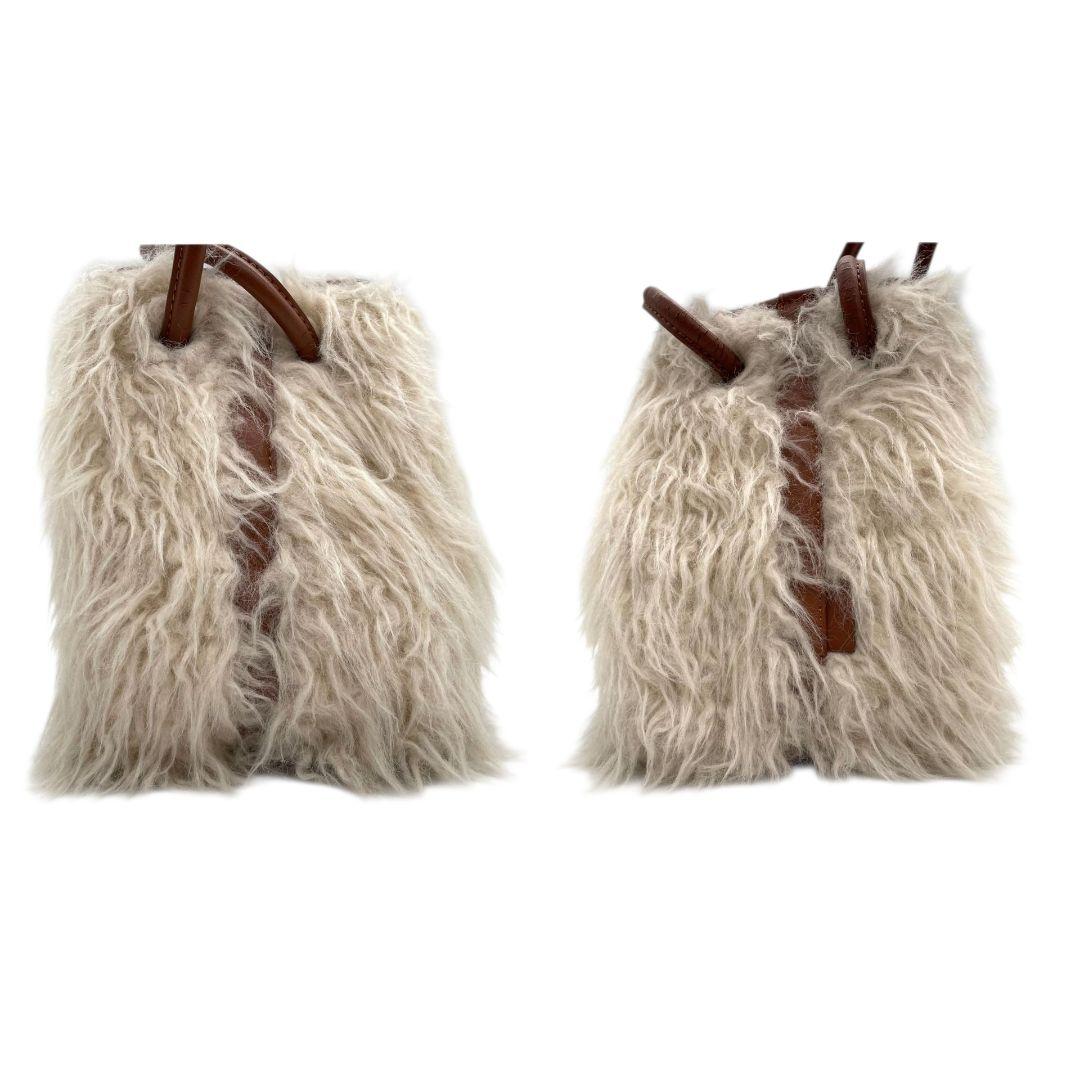 VASIC ヴァジック ハンドバッグ ホワイト 白 ブラウン 茶 ボンド ファー トートバッグ 自立可 レザー 本革 ロゴ s4 上品 高級感 レディース おしゃれ