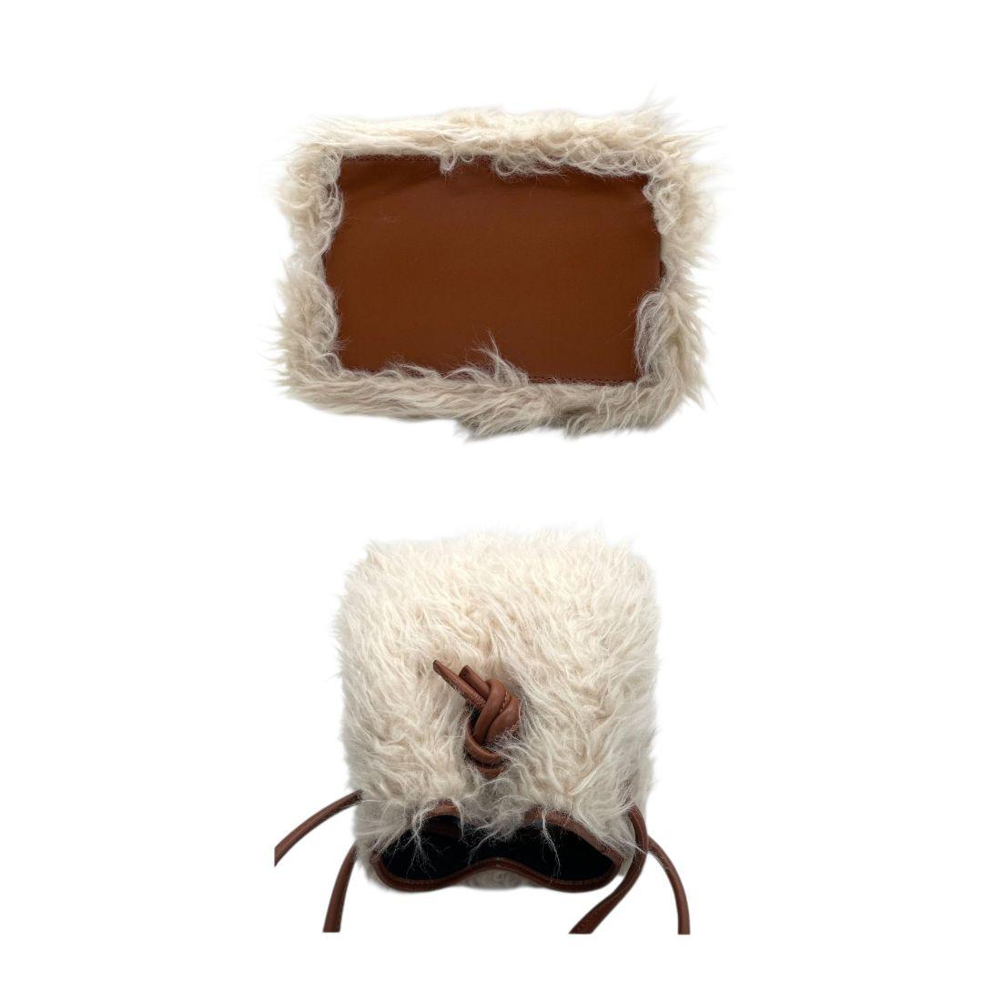 VASIC ヴァジック ハンドバッグ ホワイト 白 ブラウン 茶 ボンド ファー トートバッグ 自立可 レザー 本革 ロゴ s4 上品 高級感 レディース おしゃれ