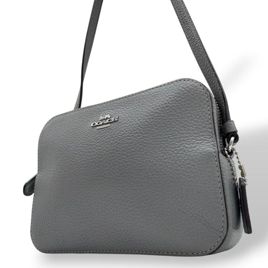 コーチ COACH ショルダーバッグ グレー レザー 本革 ロゴプレート シルバー金具 チャーム付き 斜め掛け可 87734 レディース