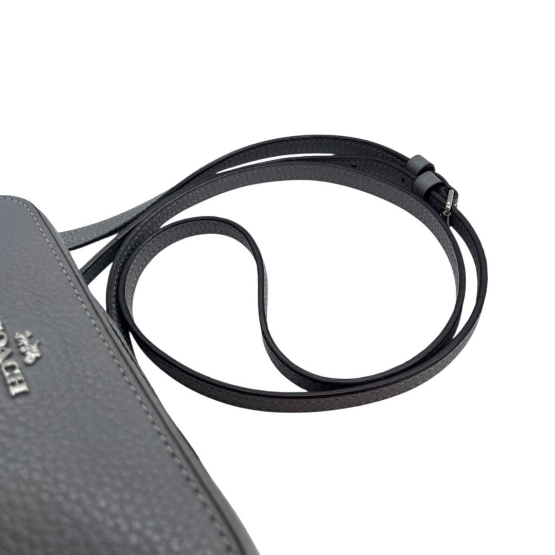 コーチ COACH ショルダーバッグ グレー レザー 本革 ロゴプレート シルバー金具 チャーム付き 斜め掛け可 87734 レディース