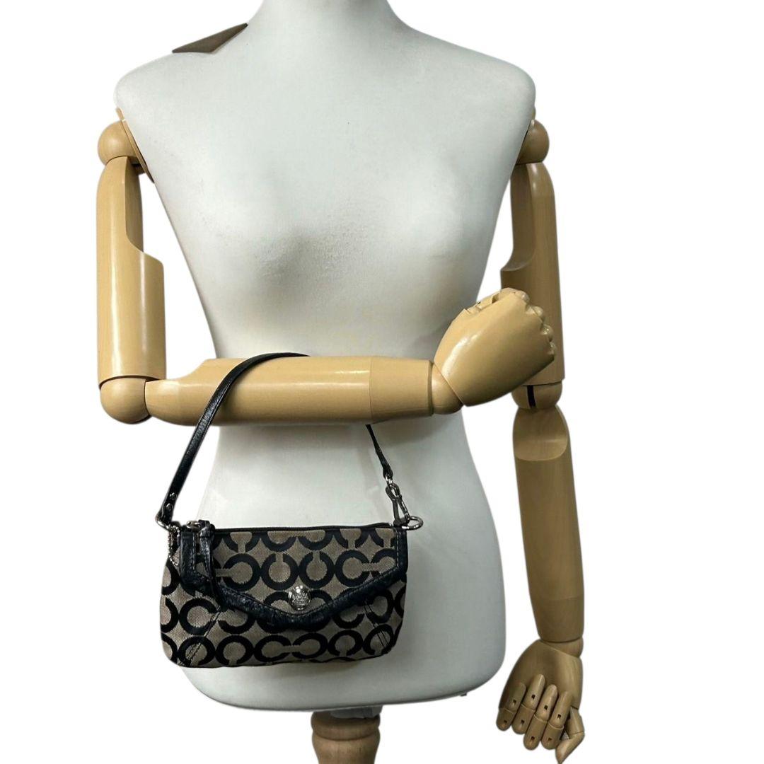 コーチ ハンドバッグ 黒 ブラック シグネチャー フラップ ワンショルダー トートバッグ ブラウン 茶色 キャンバス レザー 本革 COACH ロゴプレート ロゴタグ シルバー金具