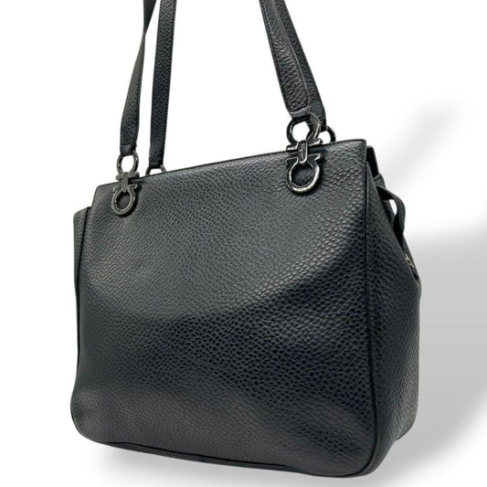 フェラガモ トートバッグ 黒 ガンチーニ ワンショルダー A4収納 レザー T 自立可 肩掛け可 ハンドバッグ ブラック シルバー金具 本革 Ferragamo BA-21/7522