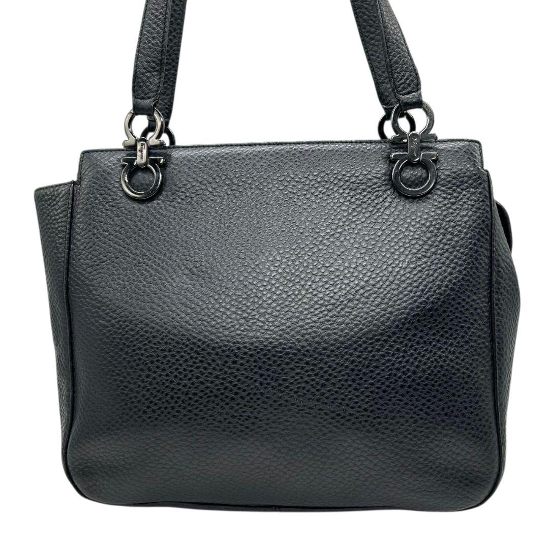 フェラガモ トートバッグ 黒 ガンチーニ ワンショルダー A4収納 レザー T 自立可 肩掛け可 ハンドバッグ ブラック シルバー金具 本革 Ferragamo BA-21/7522