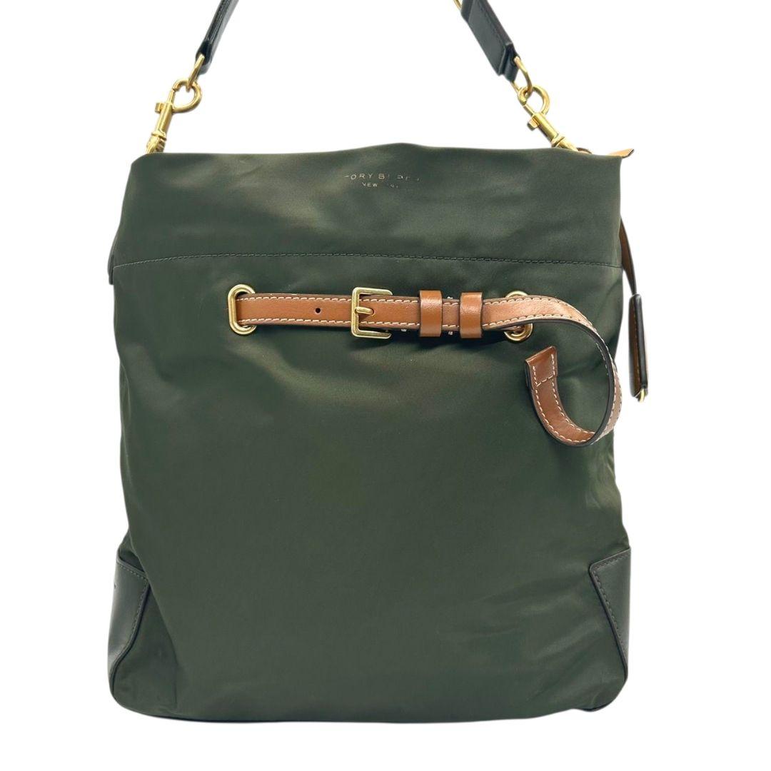 美品 トリーバーチ ショルダーバッグ 緑 ナイロン 2way A4収納可 トートバッグ ハンドバッグ 自立可 斜め掛け可 ゴールド金具 チャーム付き カーキ ブラウン レザー 本革 TORY BURCH