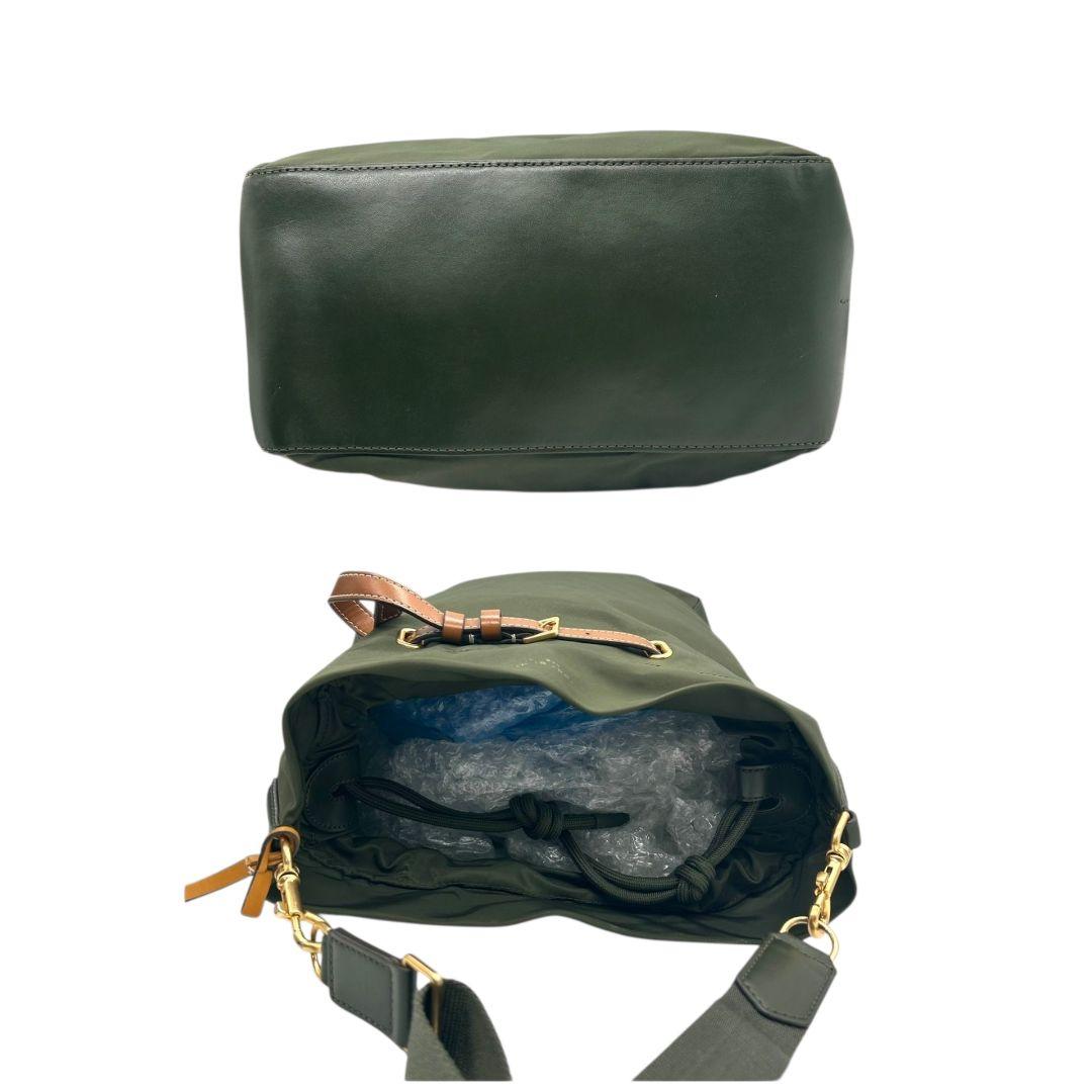 美品 トリーバーチ ショルダーバッグ 緑 ナイロン 2way A4収納可 トートバッグ ハンドバッグ 自立可 斜め掛け可 ゴールド金具 チャーム付き カーキ ブラウン レザー 本革 TORY BURCH