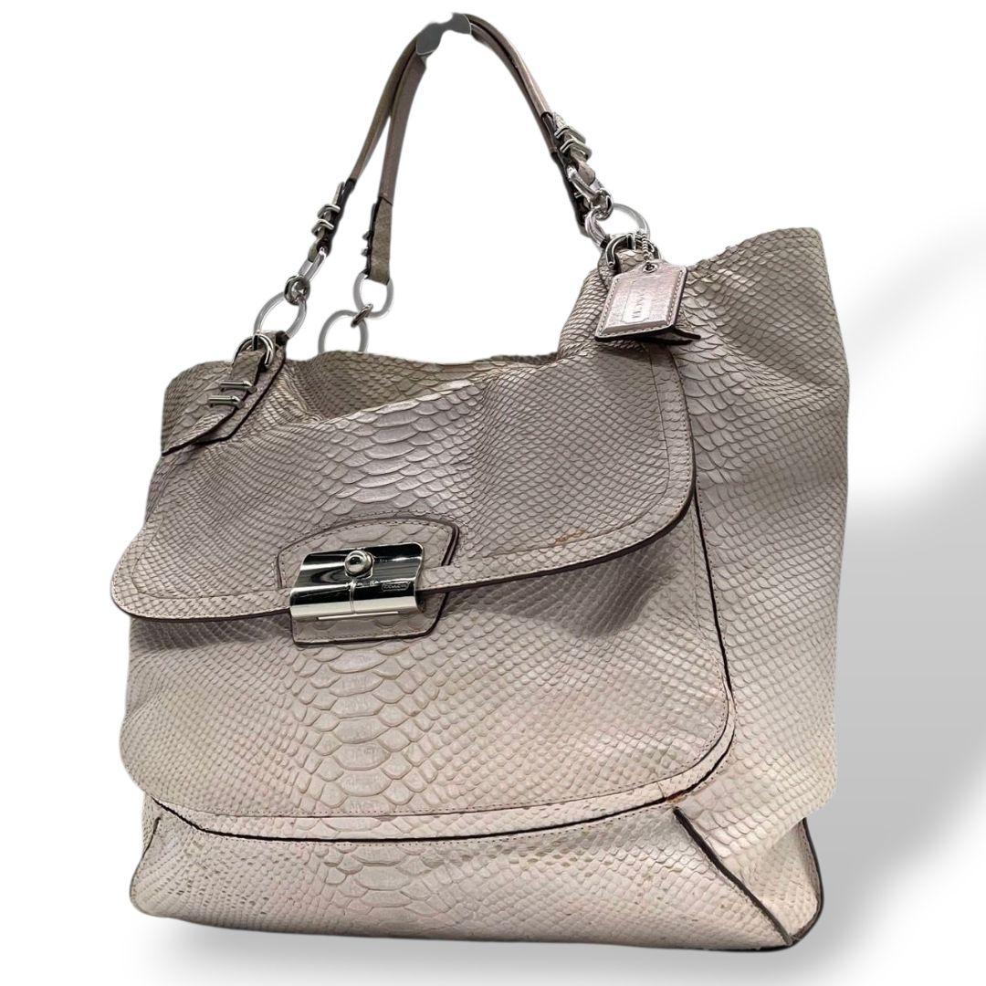 コーチ ハンドバッグ グレー 型押し ワンショルダー s80 A4収納 トートバッグ 肩掛け可 肩かけ可 レザー 本革 シルバー金具 ロゴタグ グレージュ 19387