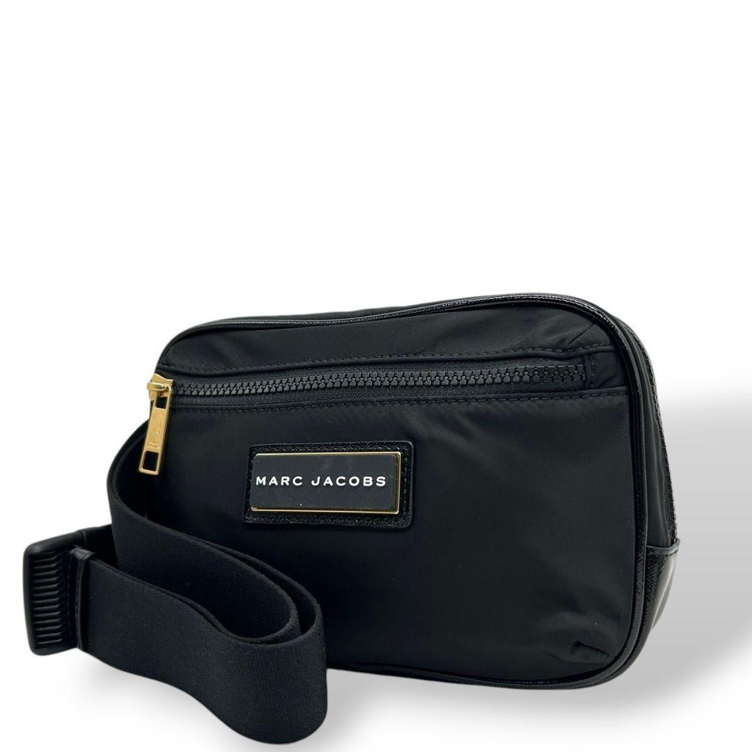 マークジェイコブス　ショルダーバッグ　黒　ナイロン　ロゴプレート　金　s40　ザ　バイカー　ベルトバッグ　ブラック　斜め掛け可　ゴールド金具　MARC JACOBS　オシャレ　本物保証　鑑定済　スピード発送