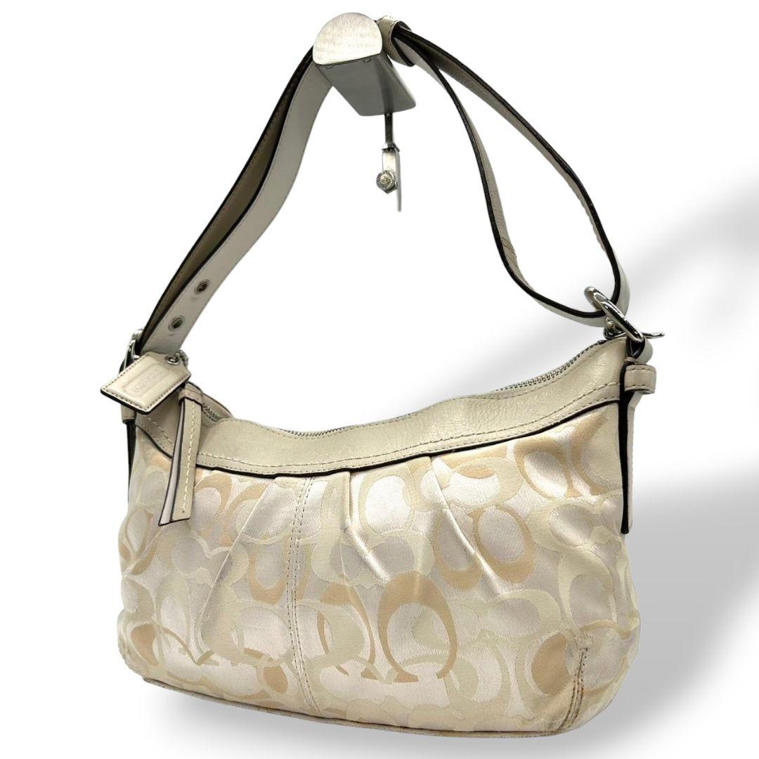 コーチ ショルダーバッグ 白 ホワイト シグネチャー 2way 斜め掛け可 ナイロン ハンドバッグ トートバッグ 肩掛け可 ワンショルダー シルバー金具 ロゴタグ s22 COACH F14488