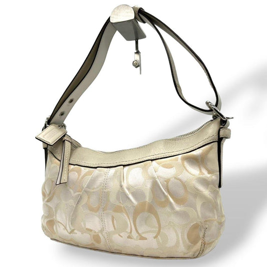 コーチ ショルダーバッグ 白 ホワイト シグネチャー 2way 斜め掛け可 ナイロン ハンドバッグ トートバッグ 肩掛け可 ワンショルダー シルバー金具 ロゴタグ s22 COACH F14488