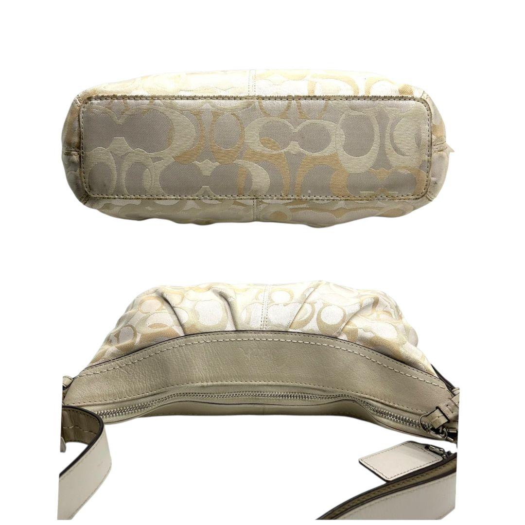 コーチ ショルダーバッグ 白 ホワイト シグネチャー 2way 斜め掛け可 ナイロン ハンドバッグ トートバッグ 肩掛け可 ワンショルダー シルバー金具 ロゴタグ s22 COACH F14488