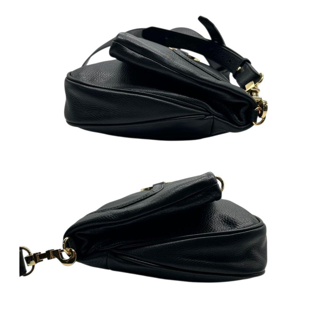 美品 トリーバーチ ショルダーバッグ 黒 デカロゴ フラップ s10 本革 A4収納 斜め掛け可 ブラック ゴールド金具 Tory Burch 上品 高級感