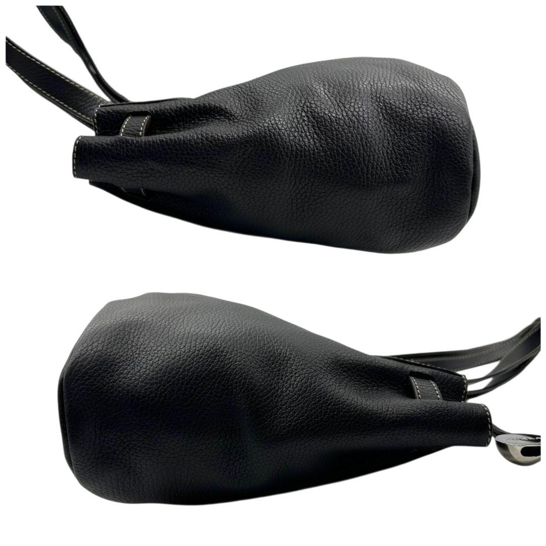 フルラ FURLA トートバッグ 茶 ロゴチャーム ワンショルダー A4収納 ハンドバッグ 本革 肩掛け可 肩かけ可 ブラウン シルバー金具 s95