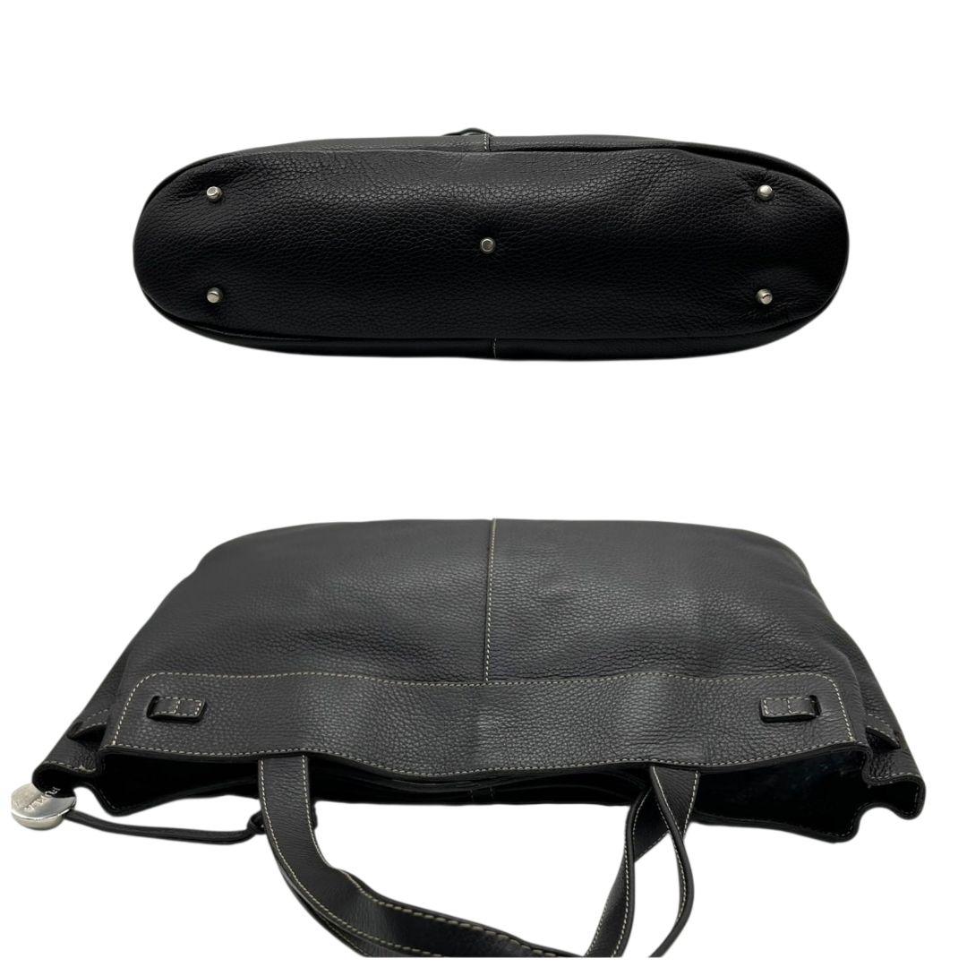 フルラ FURLA トートバッグ 茶 ロゴチャーム ワンショルダー A4収納 ハンドバッグ 本革 肩掛け可 肩かけ可 ブラウン シルバー金具 s95