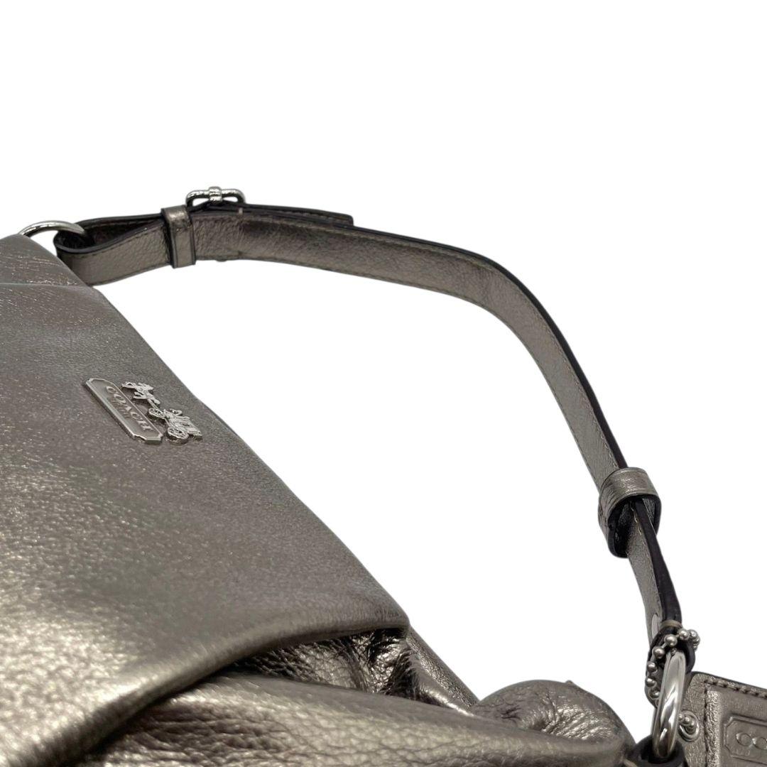 コーチ COACH ショルダーバッグ トートバッグ ゴールド ホーボー 2way レザー 本革 A4収納 斜め掛け可 ハンドバッグ ロゴプレート チャーム付き 21763 s98