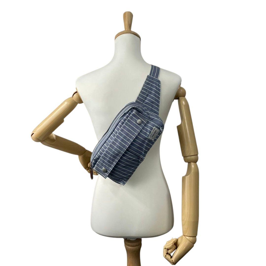 美品 ポーター ショルダーバッグ 水色 ブルー ヒッコリーストライプ ロゴ キャンバス 斜め掛け可 ウエストポーチ シルバー金具 PORTER オシャレ 本物保証 鑑定済 スピード発送