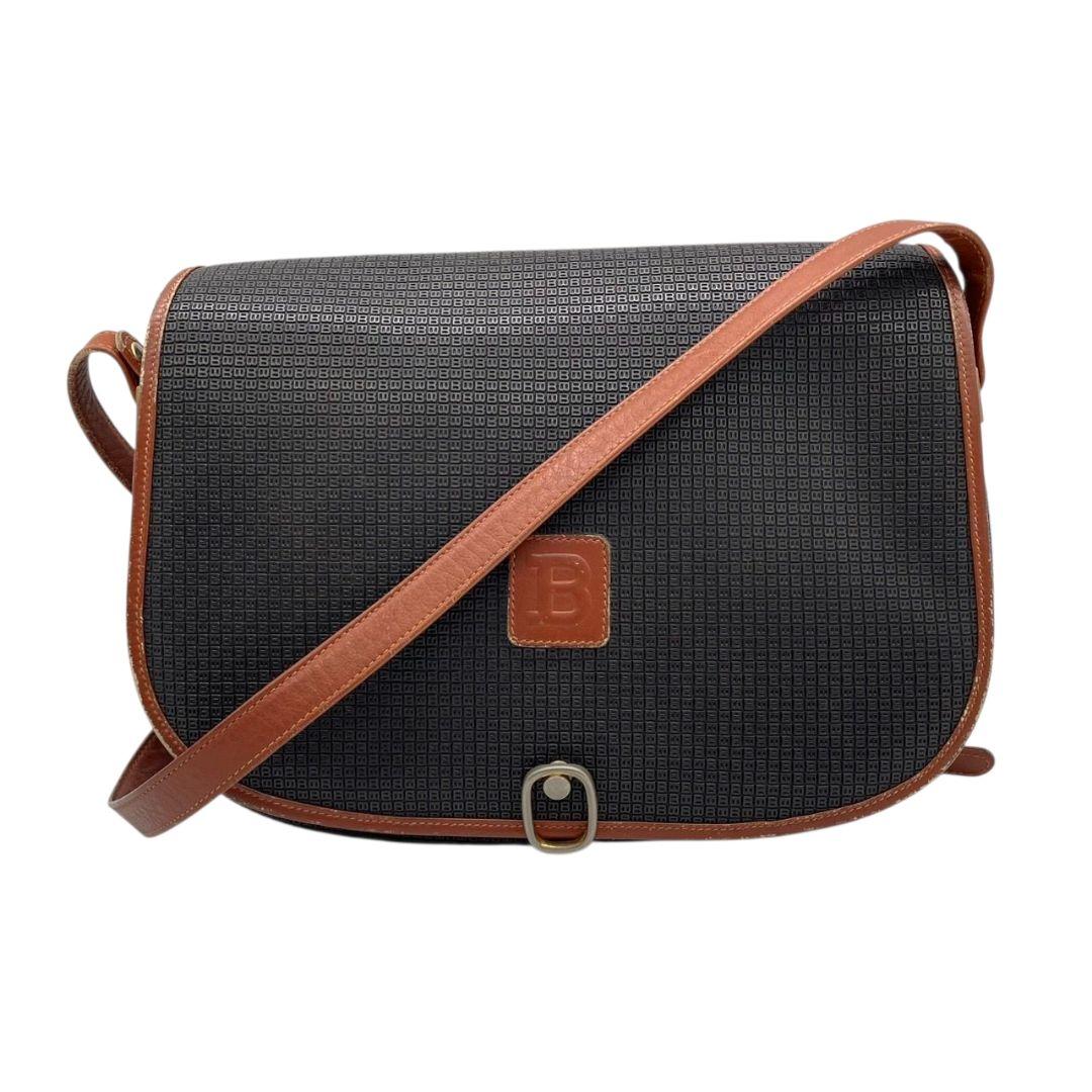 バリー ショルダーバッグ 黒 ブラック ブラウン 茶色 総柄 フラップ 斜め掛け可 PVC レザー 本革 シルバー金具 ゴールド金具 ロゴ BALLY おしゃれ 高級感 通勤 通学