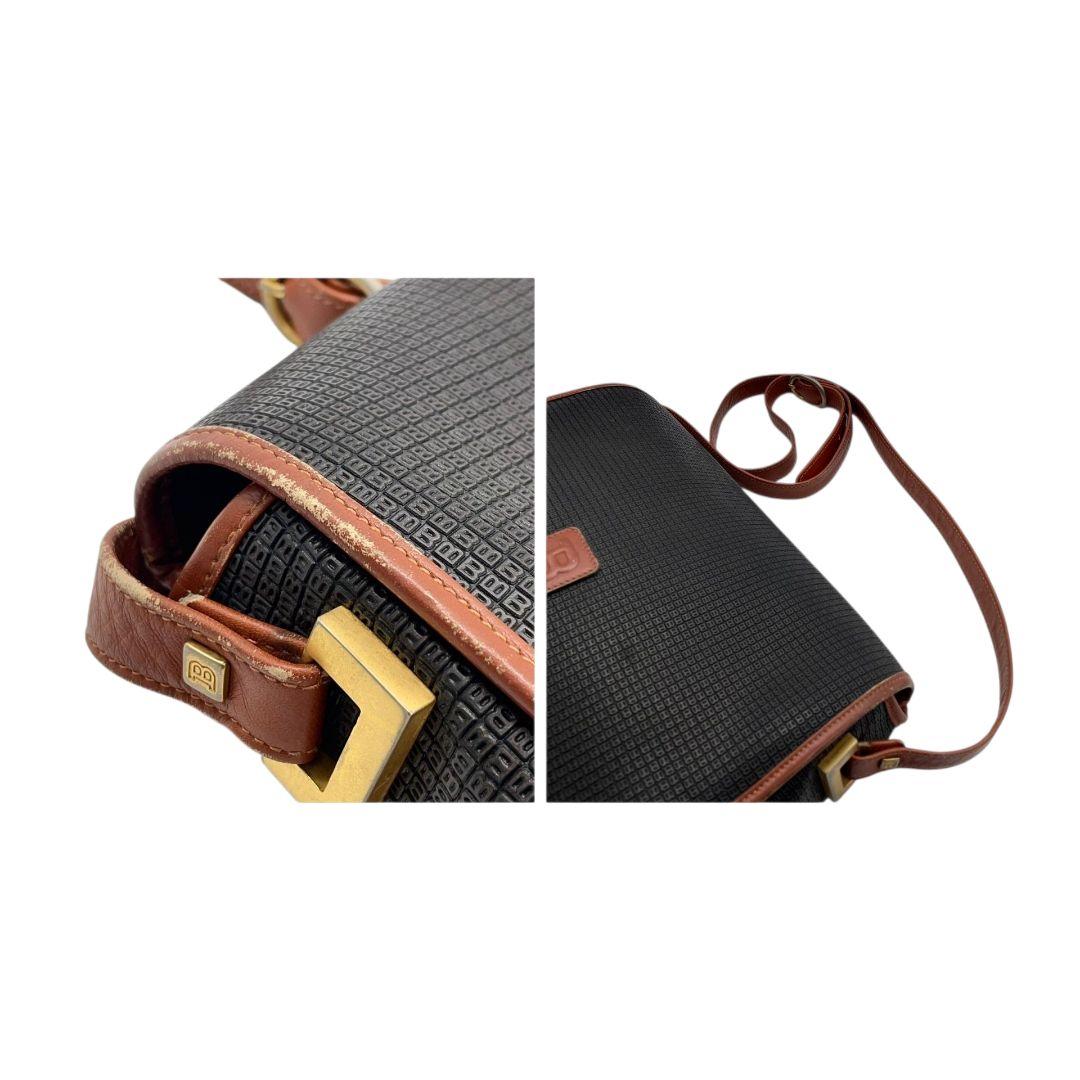 バリー ショルダーバッグ 黒 ブラック ブラウン 茶色 総柄 フラップ 斜め掛け可 PVC レザー 本革 シルバー金具 ゴールド金具 ロゴ BALLY おしゃれ 高級感 通勤 通学