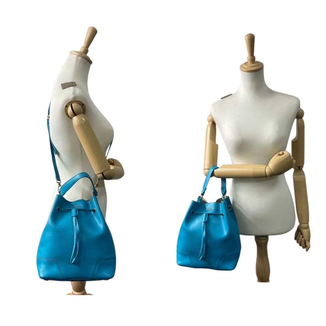FURLA フルラ ショルダーバッグ バケツ型 巾着 2way 斜め掛け可 レザー 本革 ブルー系 ゴールド金具 ロゴ ハンドバッグ トート u14