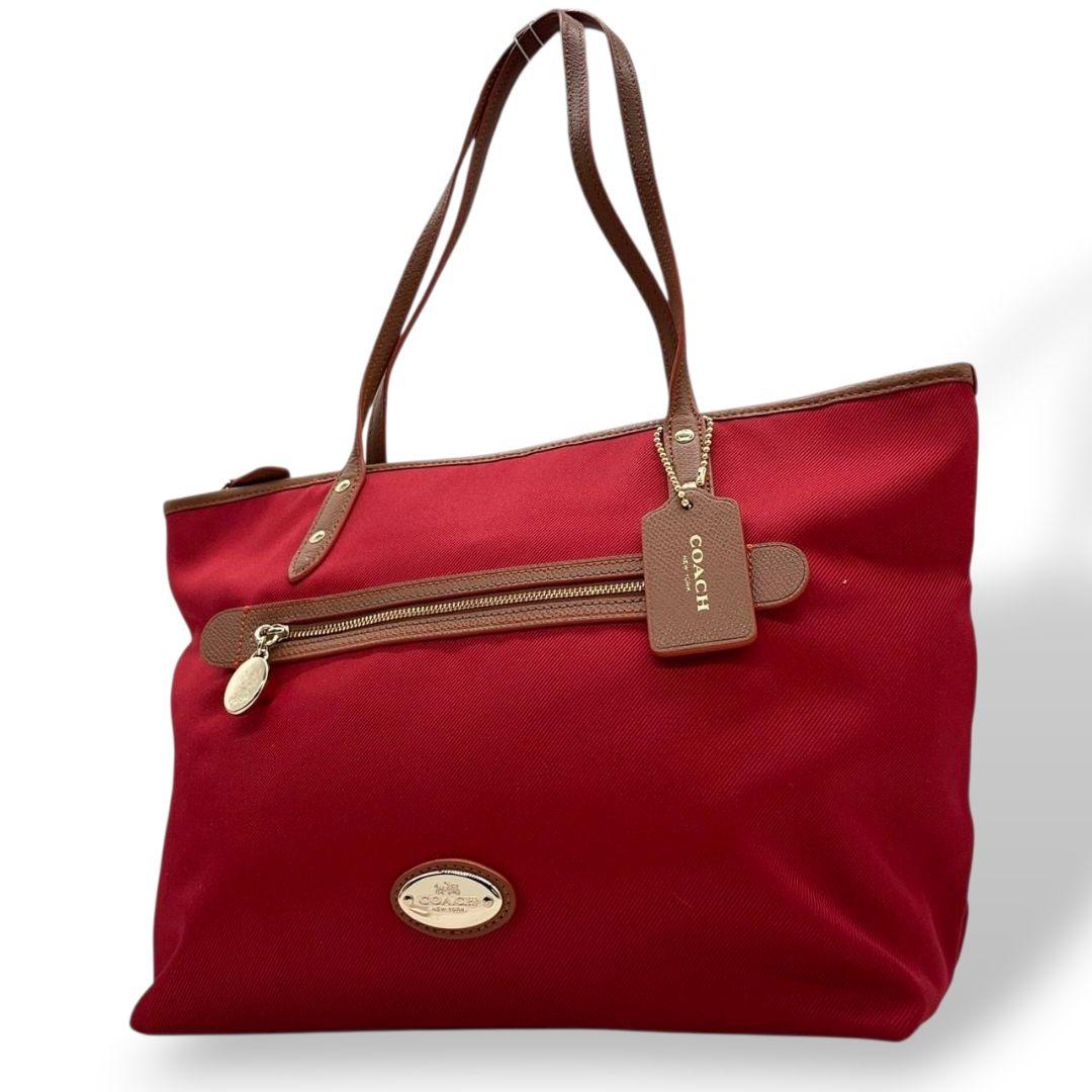 美品 コーチ トートバッグ 赤 A4収納 ワンショルダー キャンバス u16 ハンドバッグ 肩掛け可 肩かけ可 レッド レザー ゴールド金具 ロゴプレート ロゴタグ チャーム付き COACH F37237