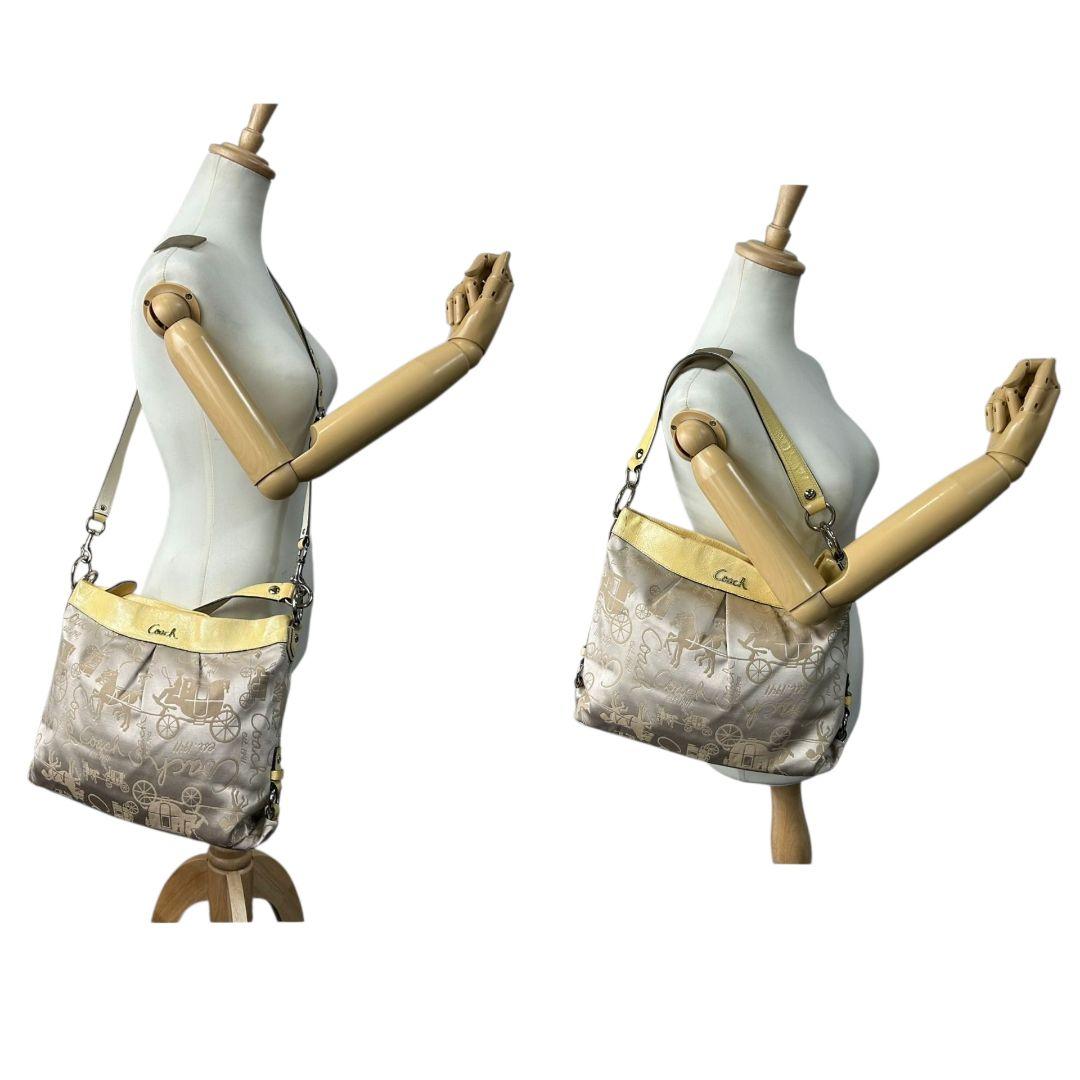 コーチ ショルダーバッグ 黄 イエロー ベージュ 馬車柄 ホースアンドキャリッジ 2way トートバッグ ハンドバッグ 斜め掛け可 ナイロン パテント s63 シルバー金具 COACH F16222
