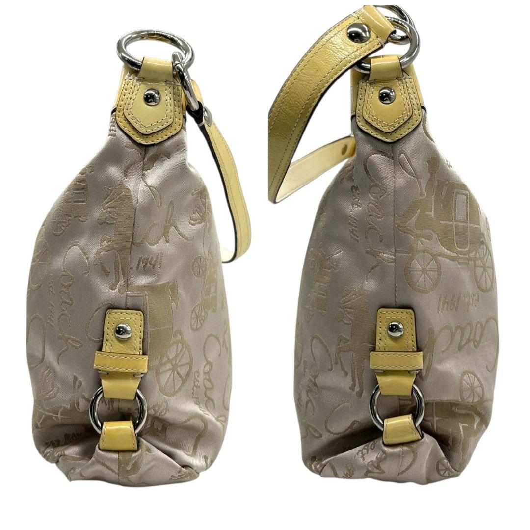 コーチ ショルダーバッグ 黄 イエロー ベージュ 馬車柄 ホースアンドキャリッジ 2way トートバッグ ハンドバッグ 斜め掛け可 ナイロン パテント s63 シルバー金具 COACH F16222