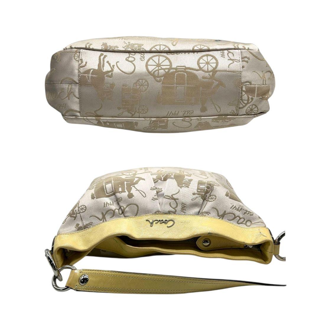 コーチ ショルダーバッグ 黄 イエロー ベージュ 馬車柄 ホースアンドキャリッジ 2way トートバッグ ハンドバッグ 斜め掛け可 ナイロン パテント s63 シルバー金具 COACH F16222