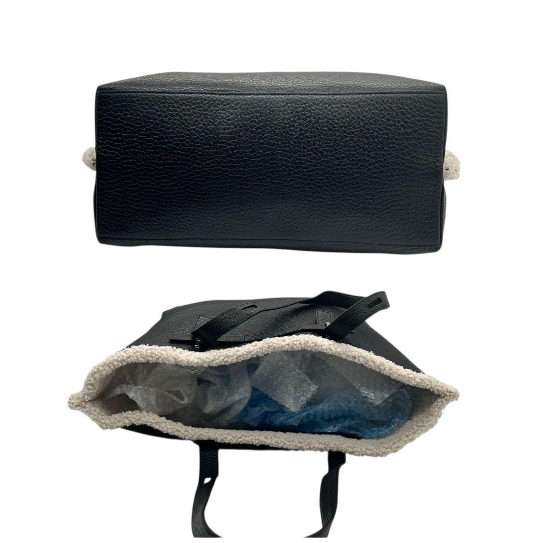 美品 フルラ トートバッグ 黒 ボア A4収納 レザー FURLA T6 本革 ハンドバッグ ブラック ロゴ ムートン 肩掛け可 ワンショルダー 自立可