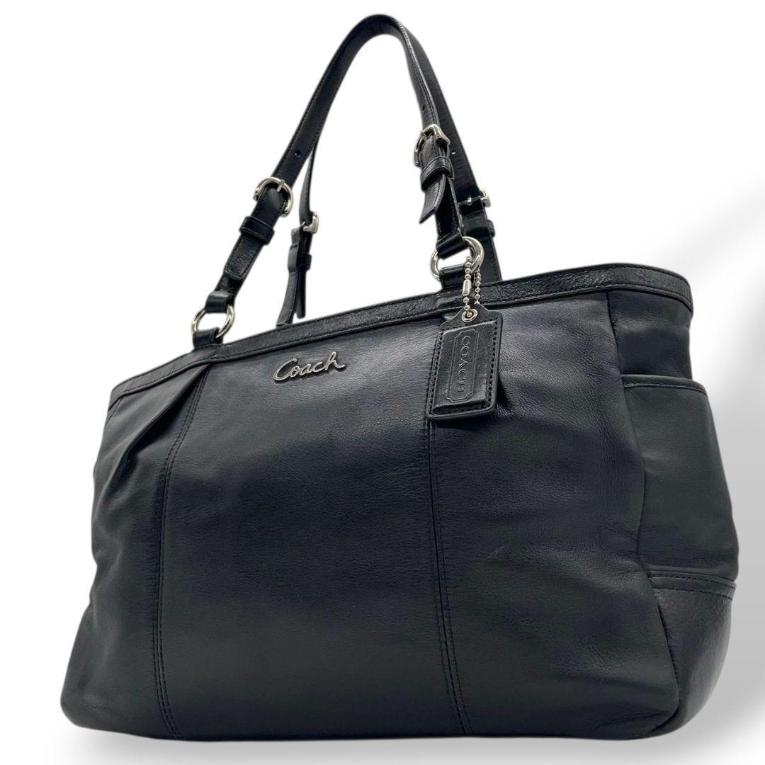 コーチ トートバッグ 黒 ロゴプレート ワンショル レザー s23 ハンドバッグ 肩掛け可 肩かけ可 自立可 ブラック シルバー金具 ロゴタグ チャーム付き F17721 COACH