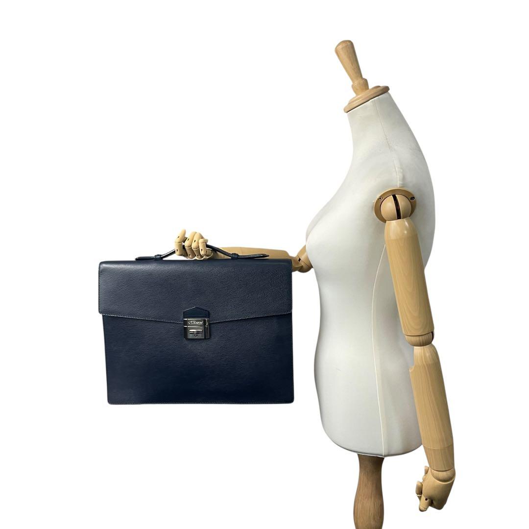 デュポン ビジネスバッグ ネイビー レザー ブリーフケース フラップ シルバー金具 ロゴ刻印 A4収納可 大容量 通勤 出張 自立型 ハンドバッグ メンズ