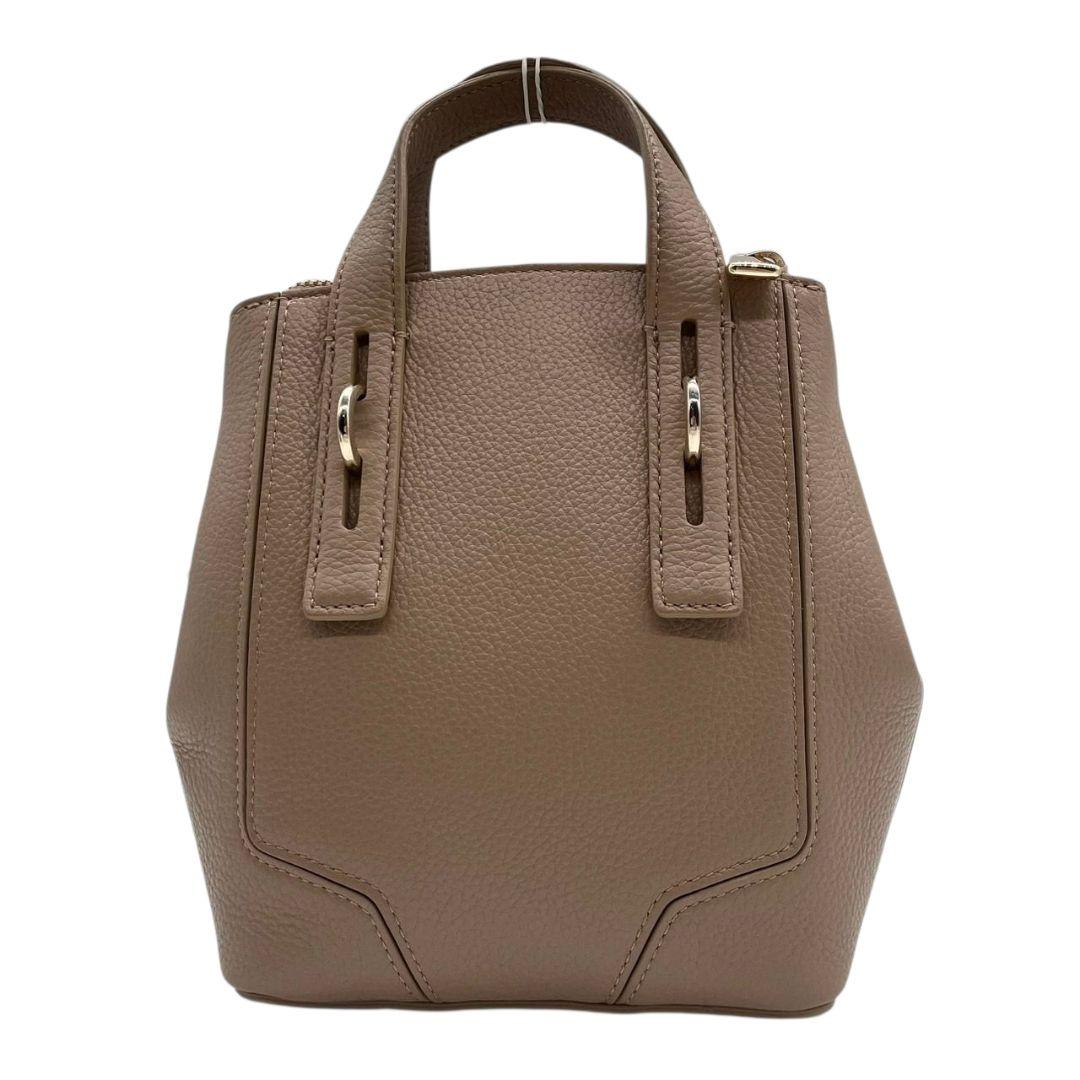 フルラ 2way レザー ハンドバッグ グレージュ ショルダーバッグ トートバッグ 斜め掛け可 ゴールド金具 ロゴプレート 本革