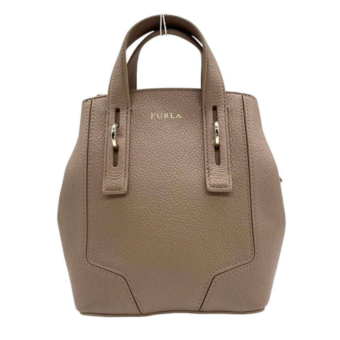 フルラ 2way レザー ハンドバッグ グレージュ ショルダーバッグ トートバッグ 斜め掛け可 ゴールド金具 ロゴプレート 本革