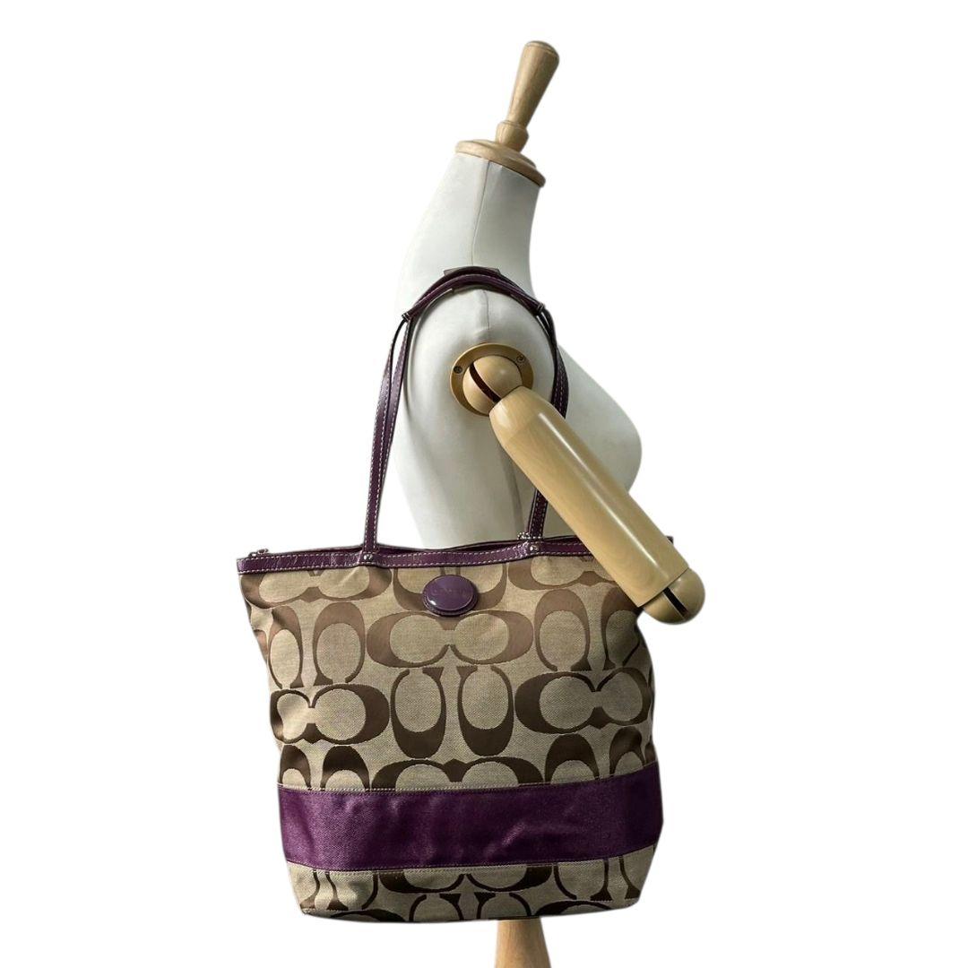 コーチ トートバッグ 茶 ブラウン パープル シグネチャー ワンショル A4収納可 ハンドバッグ キャンバス レザー 本革 肩掛け可 シルバー金具 ロゴタグ ロゴプレート COACH F15110