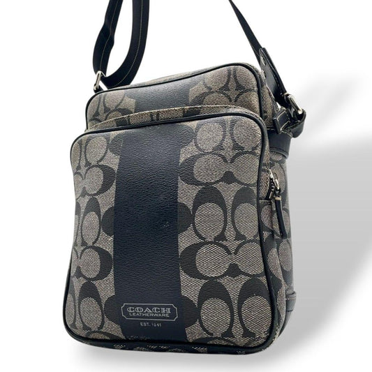 コーチ　ショルダーバッグ　グレー　シグネチャー　ストライプ　斜め掛け可　s14　PVC　レザー　本革　ブラック　シルバー金具　ロゴプレート　COACH　F70078