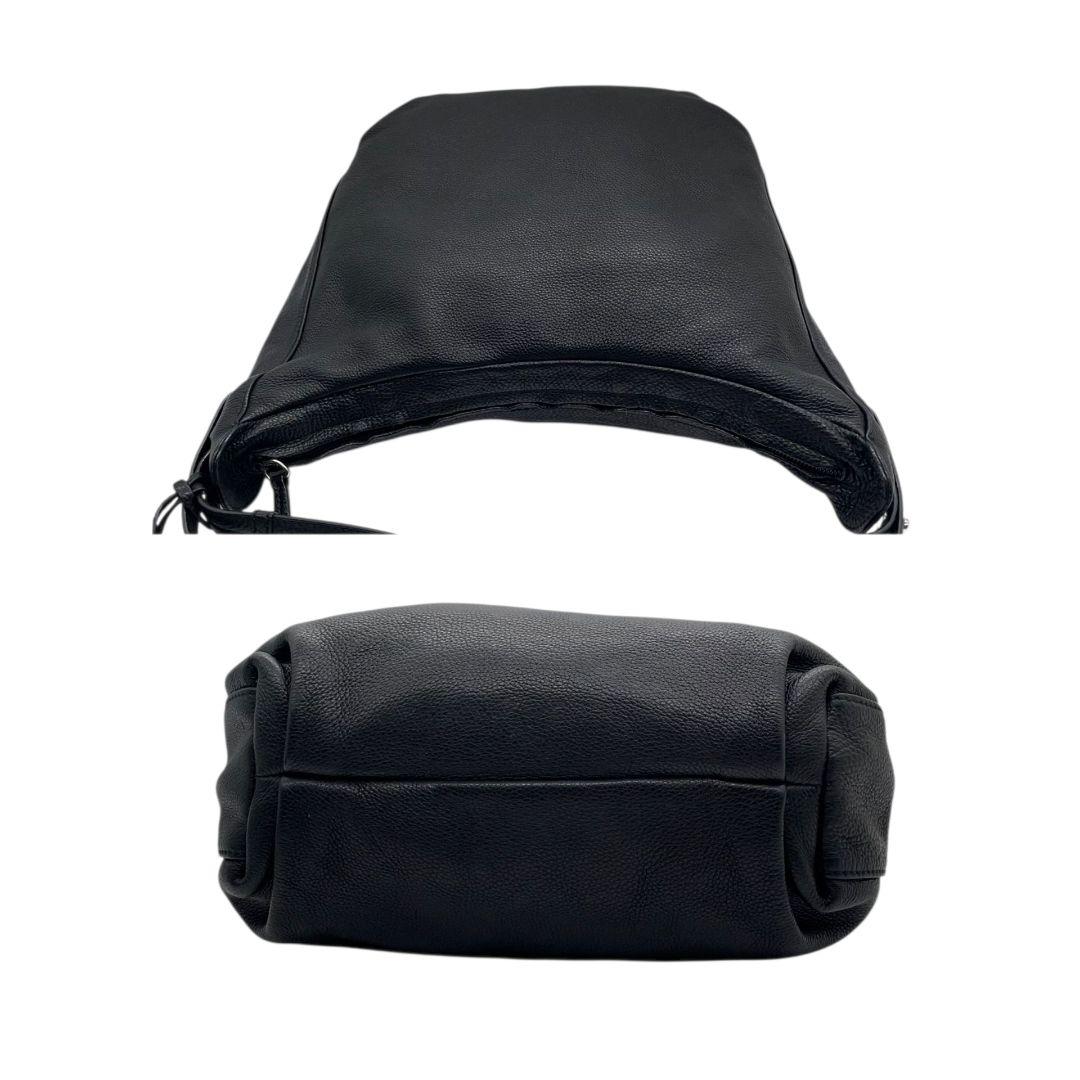 フルラ ハンドバッグ 黒 ホーボー ワンショルダー レザー 本革 トートバッグ 肩掛け可 肩かけ可 シルバー金具 ロゴプレート チャーム付き FURLA u11 ブラック 上品 高級感