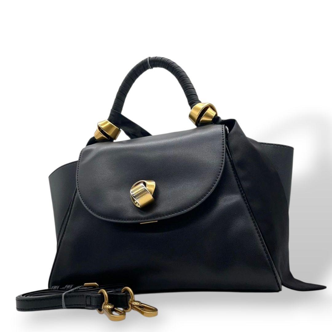 美品 チャールズアンドキース ハンドバッグ 黒 フラップ 2way 斜め掛け可 T4 ショルダーバッグ トートバッグ CHARLES & KEITH レザー 本革 ロゴ ゴールド金具 自立可 ブラック